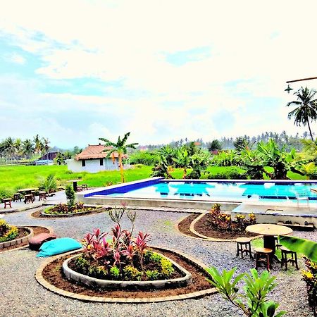 Barn N Bunk Hotel กีอันยาร์ ภายนอก รูปภาพ