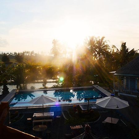 Barn N Bunk Hotel กีอันยาร์ ภายนอก รูปภาพ