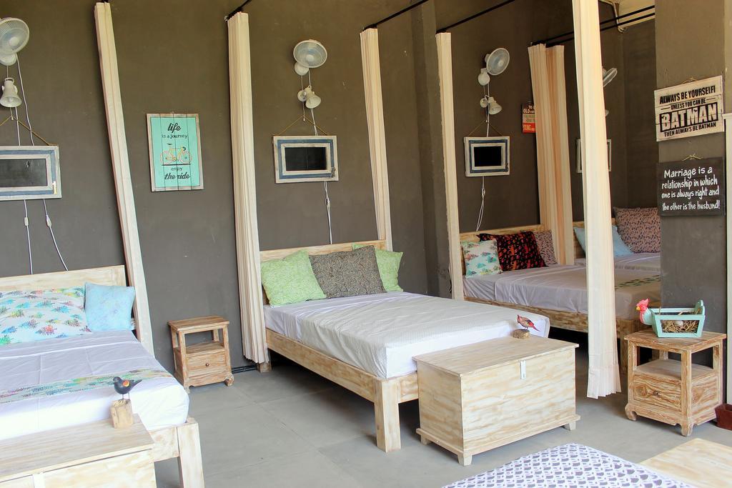 Barn N Bunk Hotel กีอันยาร์ ห้อง รูปภาพ