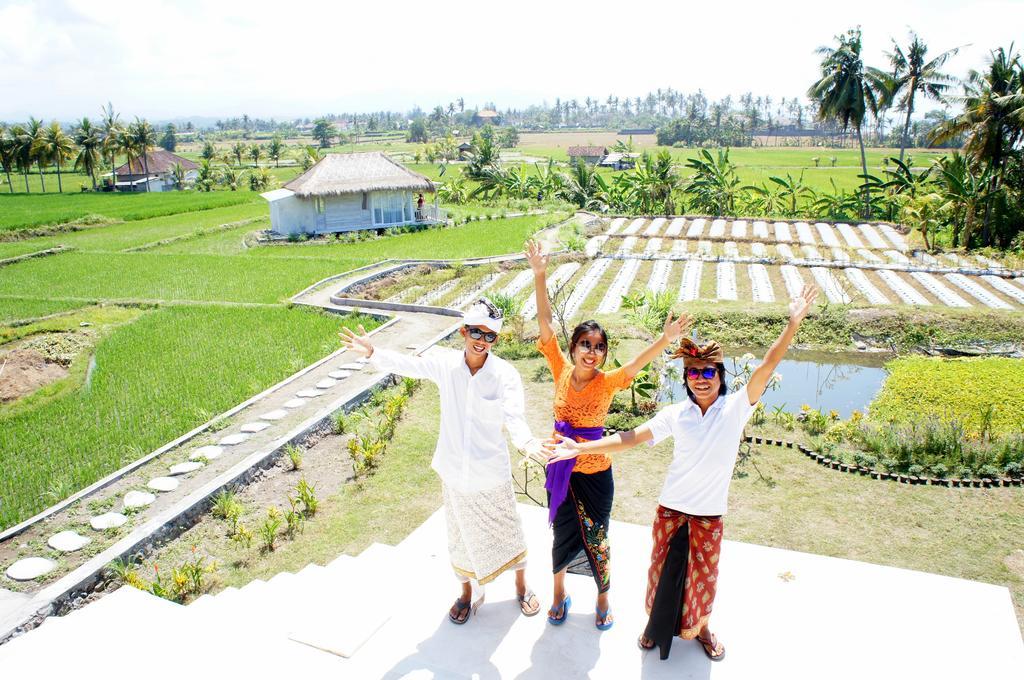Barn N Bunk Hotel กีอันยาร์ ภายนอก รูปภาพ