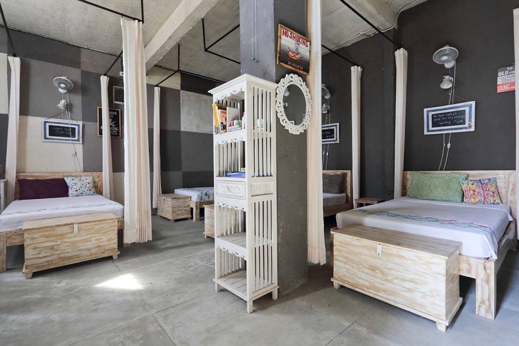 Barn N Bunk Hotel กีอันยาร์ ภายนอก รูปภาพ