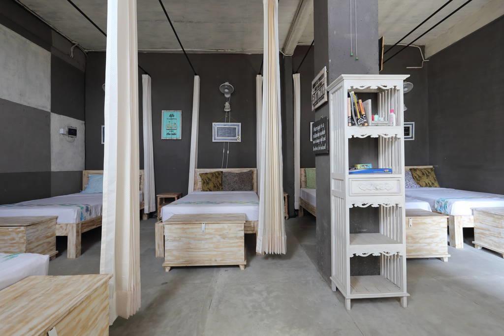 Barn N Bunk Hotel กีอันยาร์ ภายนอก รูปภาพ