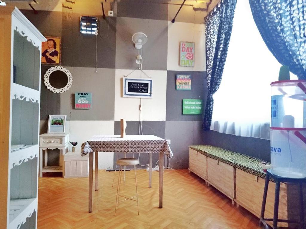 Barn N Bunk Hotel กีอันยาร์ ภายนอก รูปภาพ