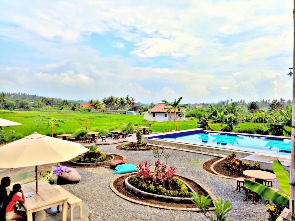 Barn N Bunk Hotel กีอันยาร์ ภายนอก รูปภาพ